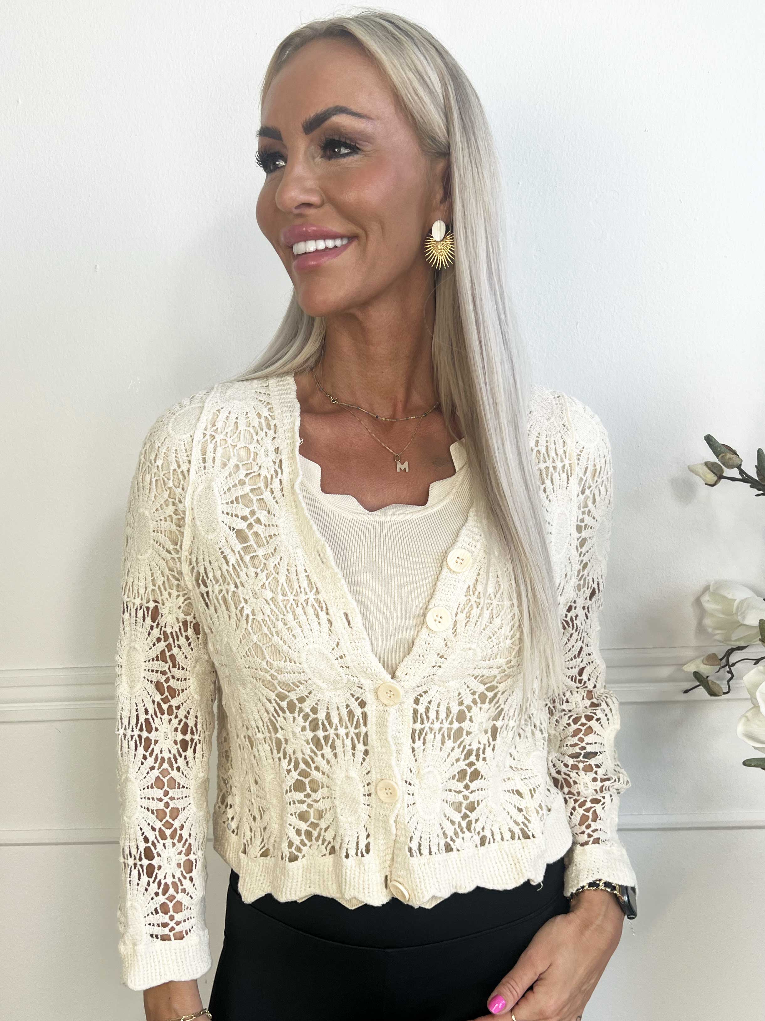 Helina - Kort virkad bomullsväst med knappar